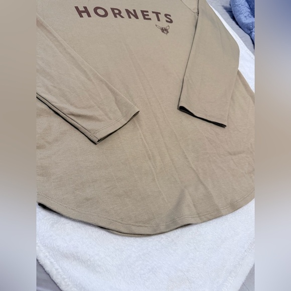 NBA Tan Shirt with Logo - Picture 6 of 6